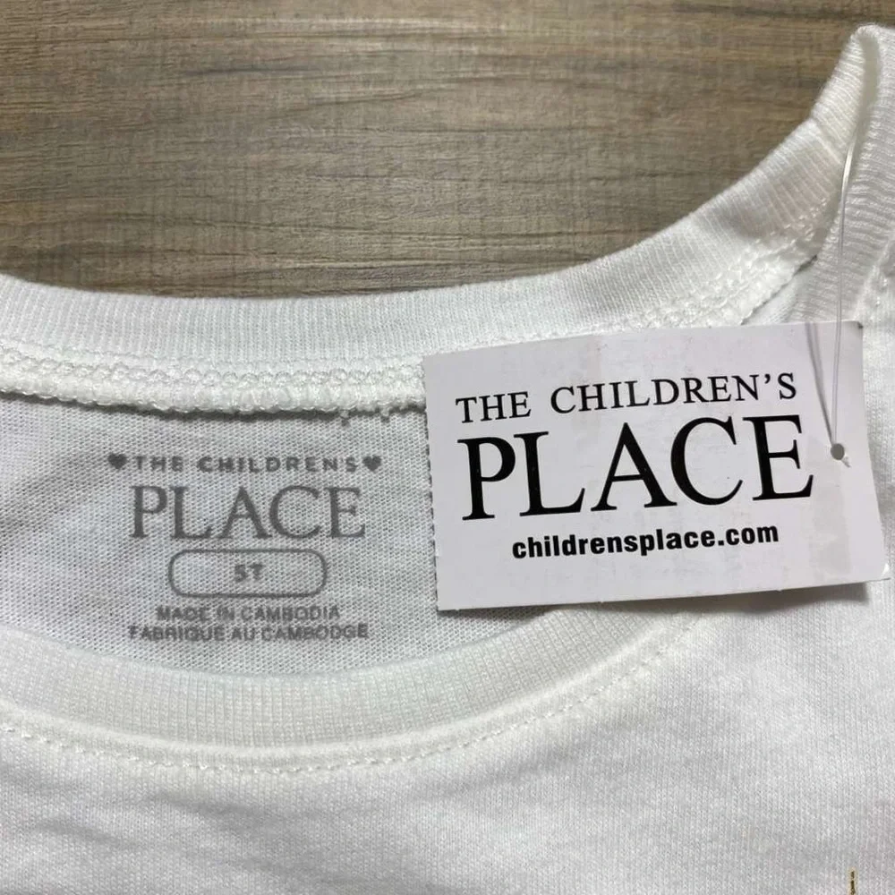 The Childrens Place Girls Christmas What Santa‎ Won’t Bring Grandma Will Tee 5T